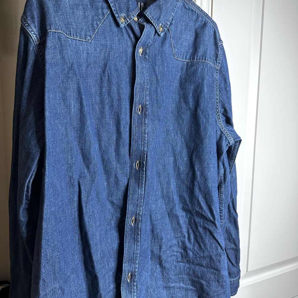 GAP Men's Casual Blue Button Down Shirt